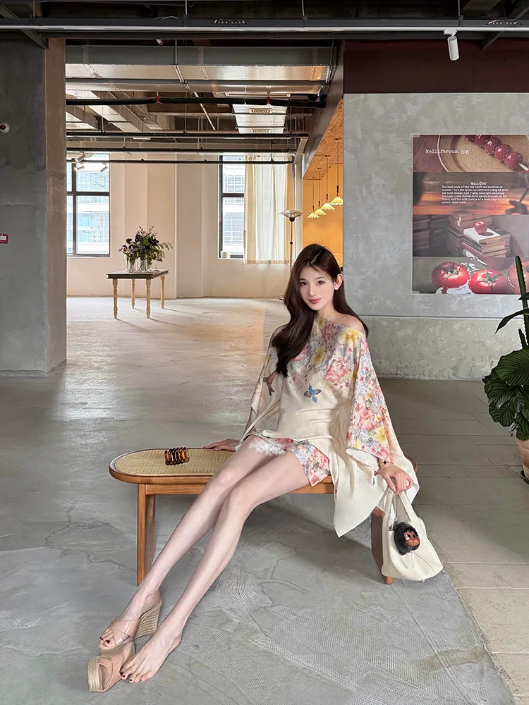 

Unique Beautiful Floral Print Belted Women's Set Vacation Style Gentle Short Skirt Two-Piece Suit High Waist Moisture Wicking
