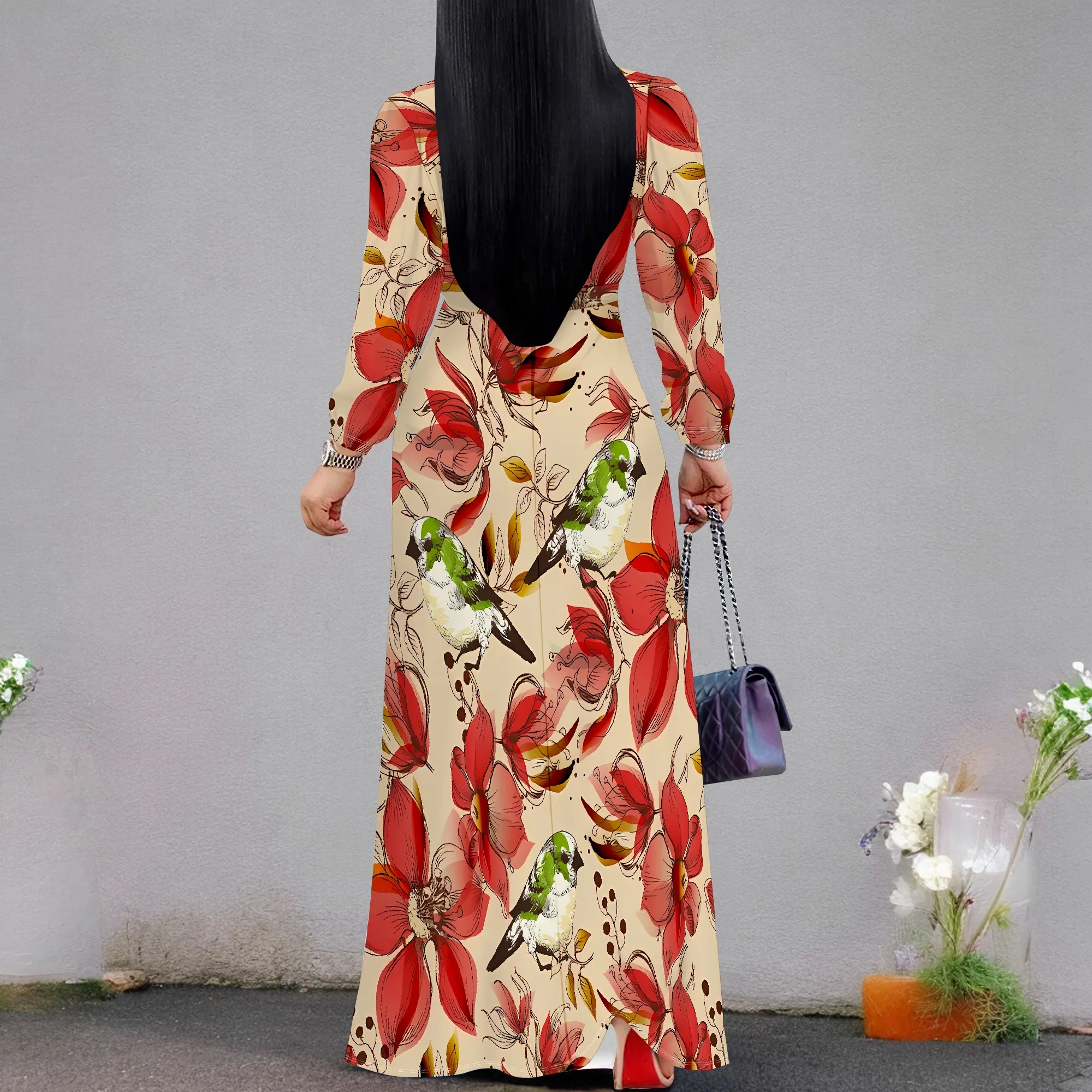 Abito lungo con scollo a V di taglia standard con stampa di fiori rossi e pappagalli a maniche lunghe in stile Boho per l'autunno