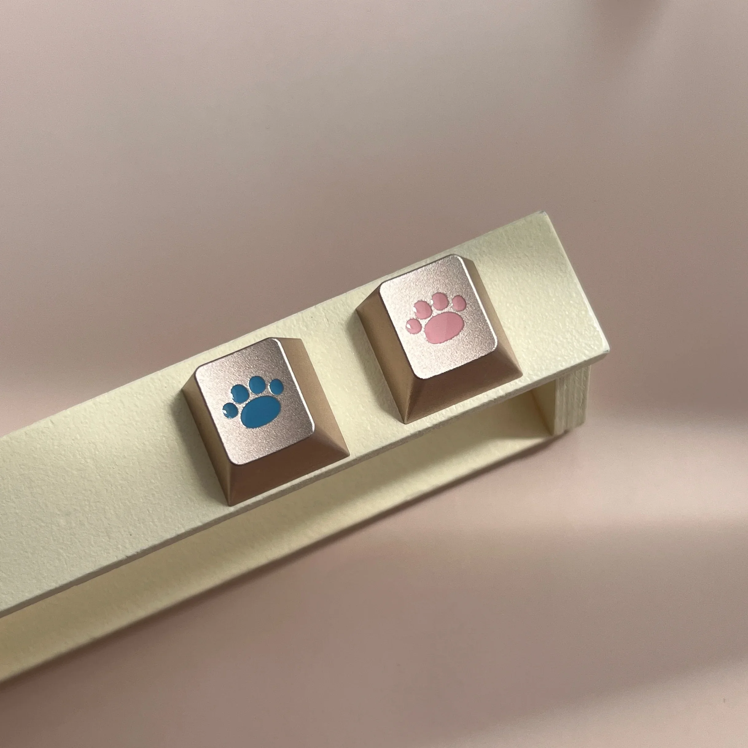 Cat claw metal keycap, simple personality CNC aluminum alloy keycap, original height R4