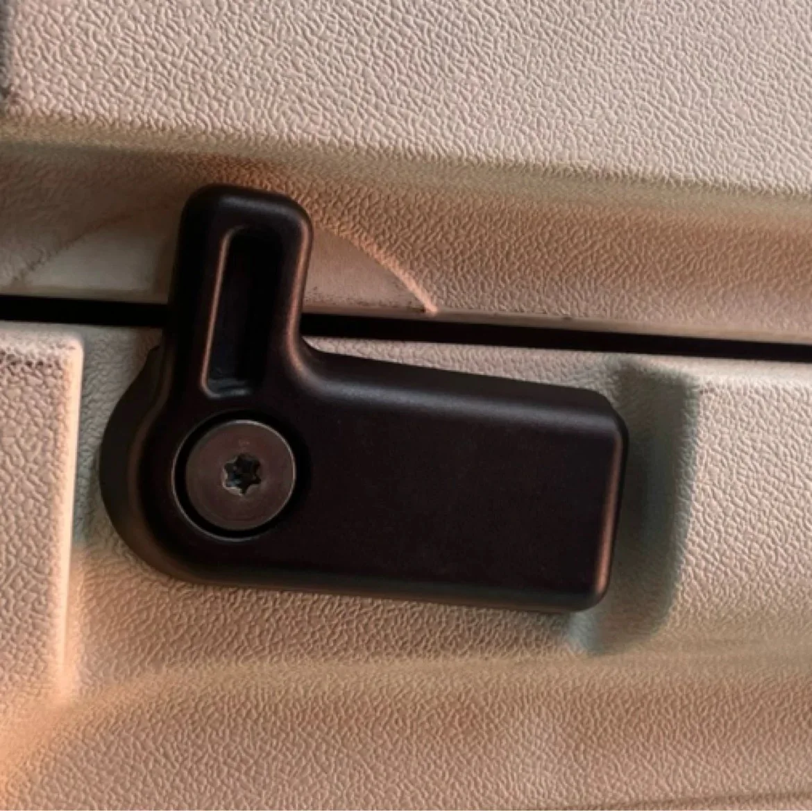 

Рычаг жесткой панели черный для Baic BJ40