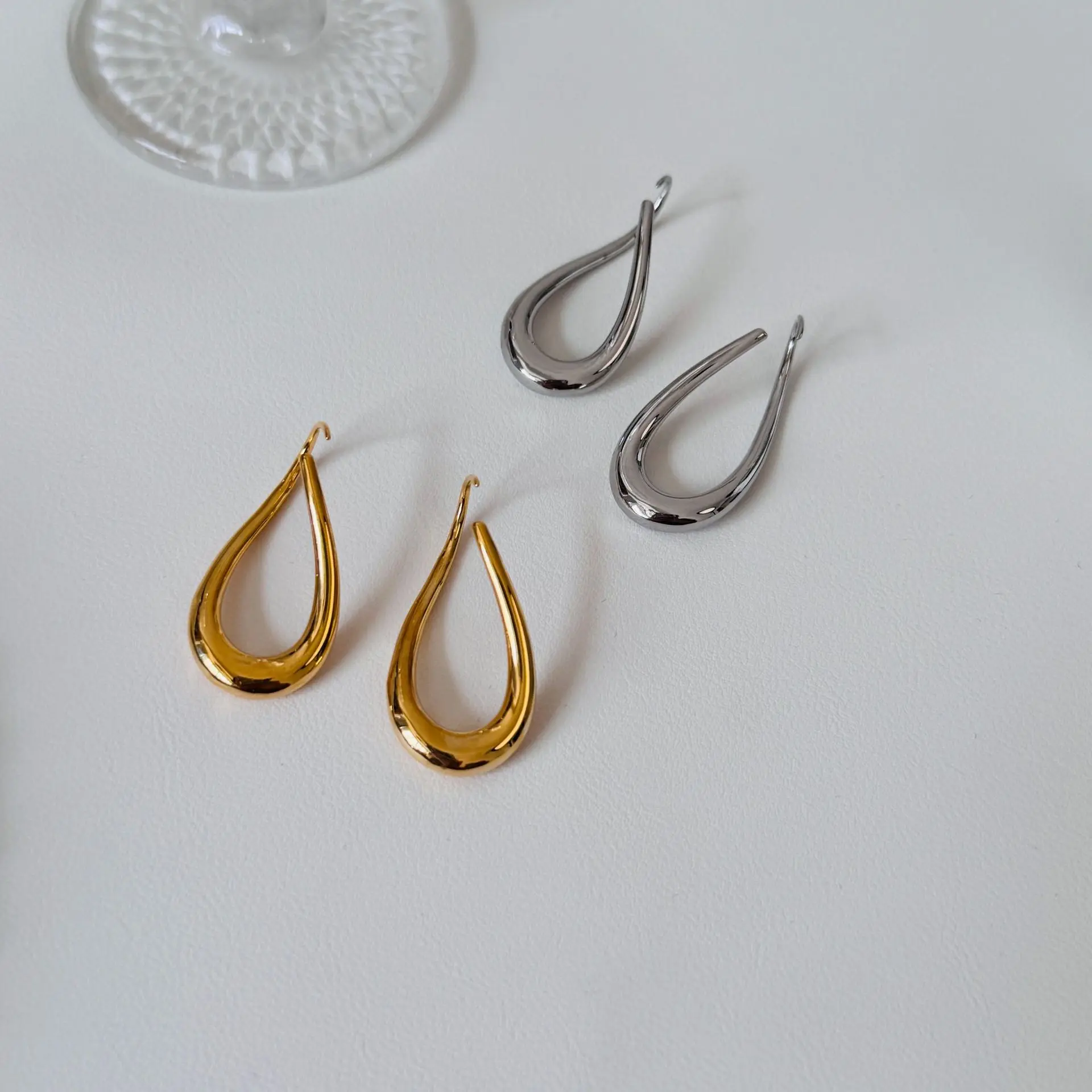Vintage Geometric Metal Twisted Ear Cuff Clips Earrings for Women No Piercing Fake Cartilage Earclips Jewelry Accessories