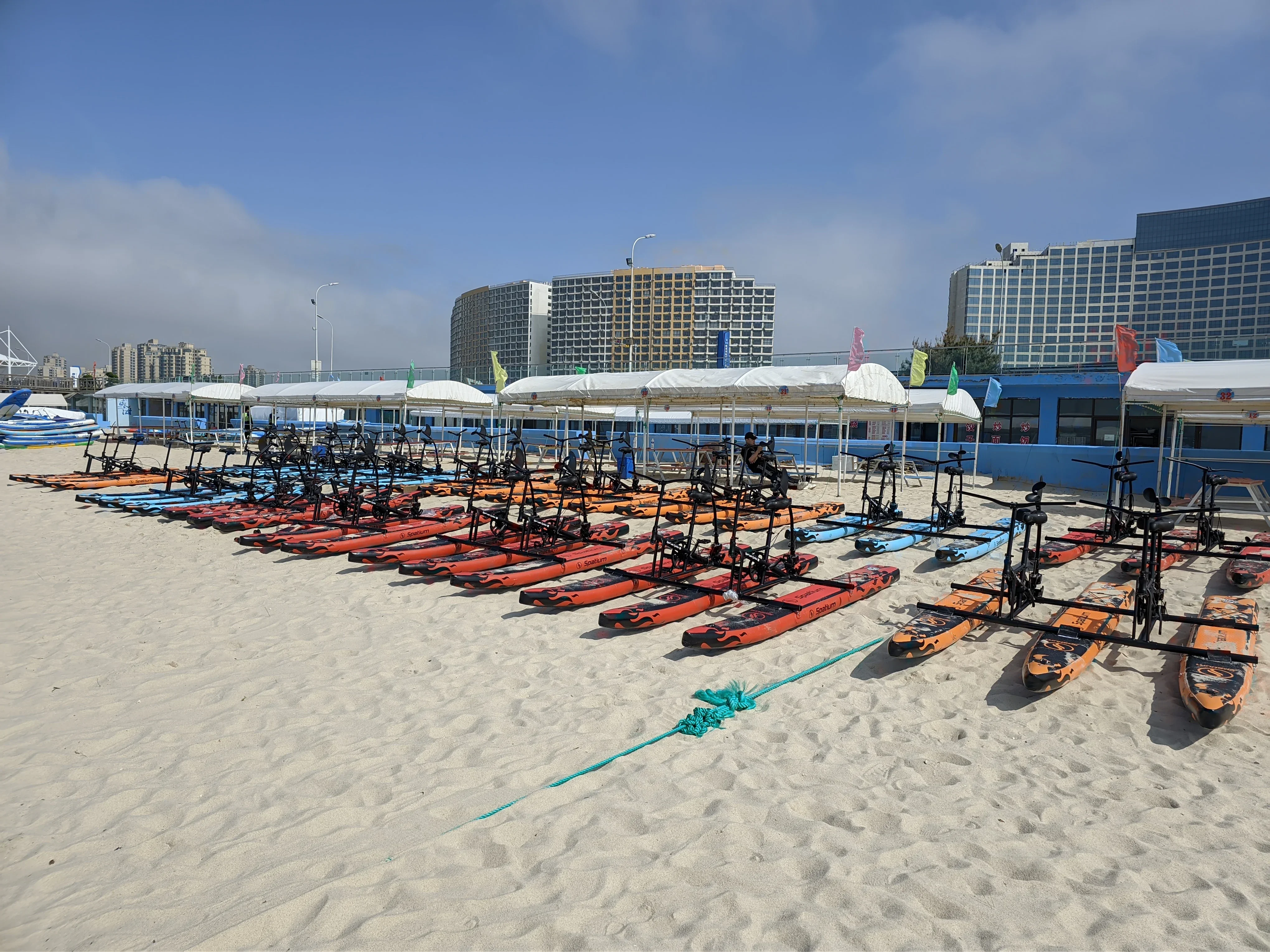 المكانية أكوا الدراجات جديد وصول المروحة دواسة قارب Salewater نفخ العائمة دراجة المياه دواسة قوارب دراجة مائية