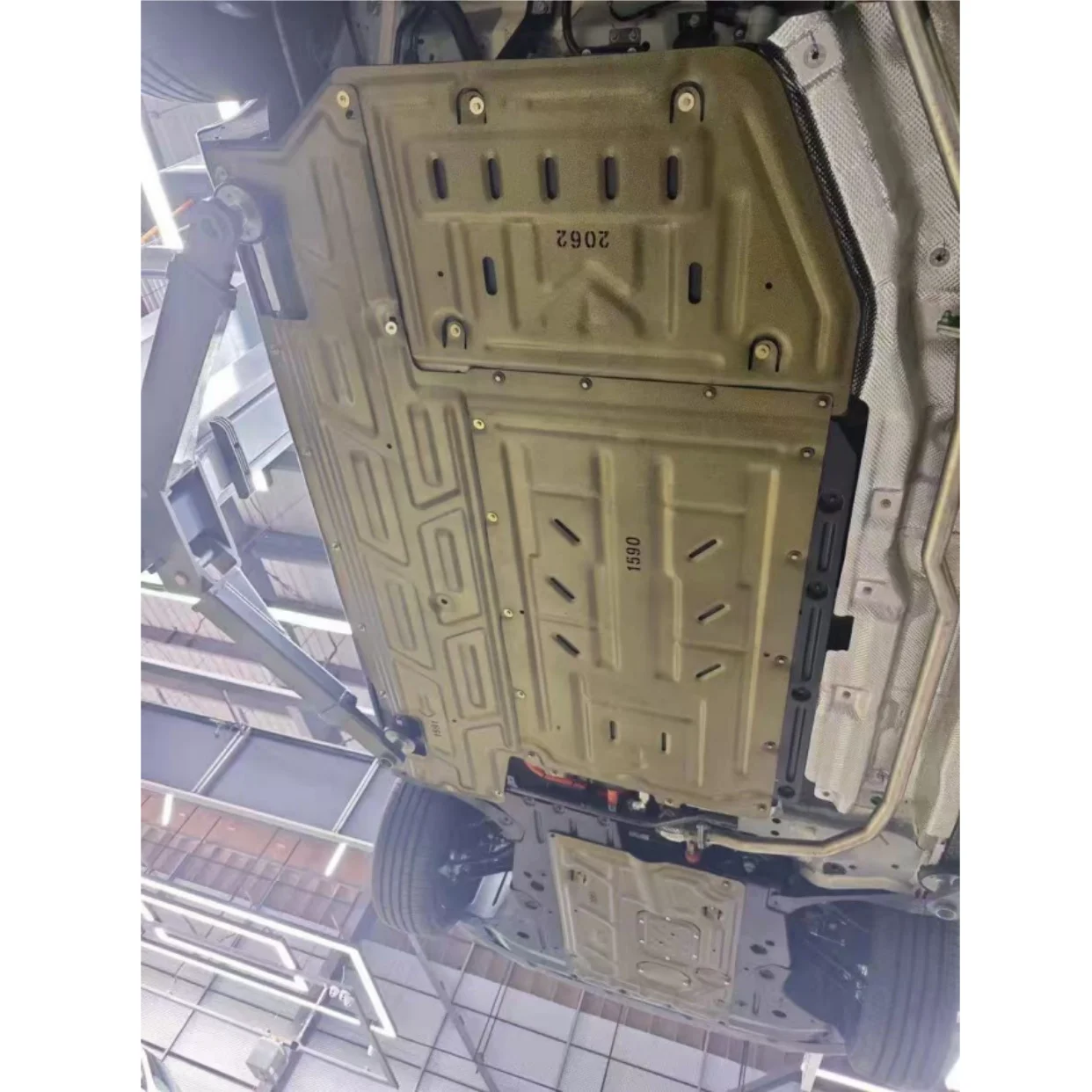 BYD Qin L المحرك تحت لوحة الحرس سبائك الألومنيوم والمغنيسيوم 24-25 موديل 120 كجم مجموعة من خمس قطع