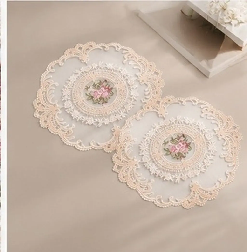 2Pcs Elegant Lace Placemat Set Stereoscopic Embroidery Reusable Table Mats Coasters for Home Dining Photo Props Valentine Easter