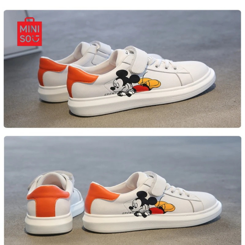 أحذية Miniso 2025 ميكي ماوس للفتيات، أحذية رياضية بيضاء من الجلد الطبيعي للأطفال على الطراز الكوري ملابس غير رسمية