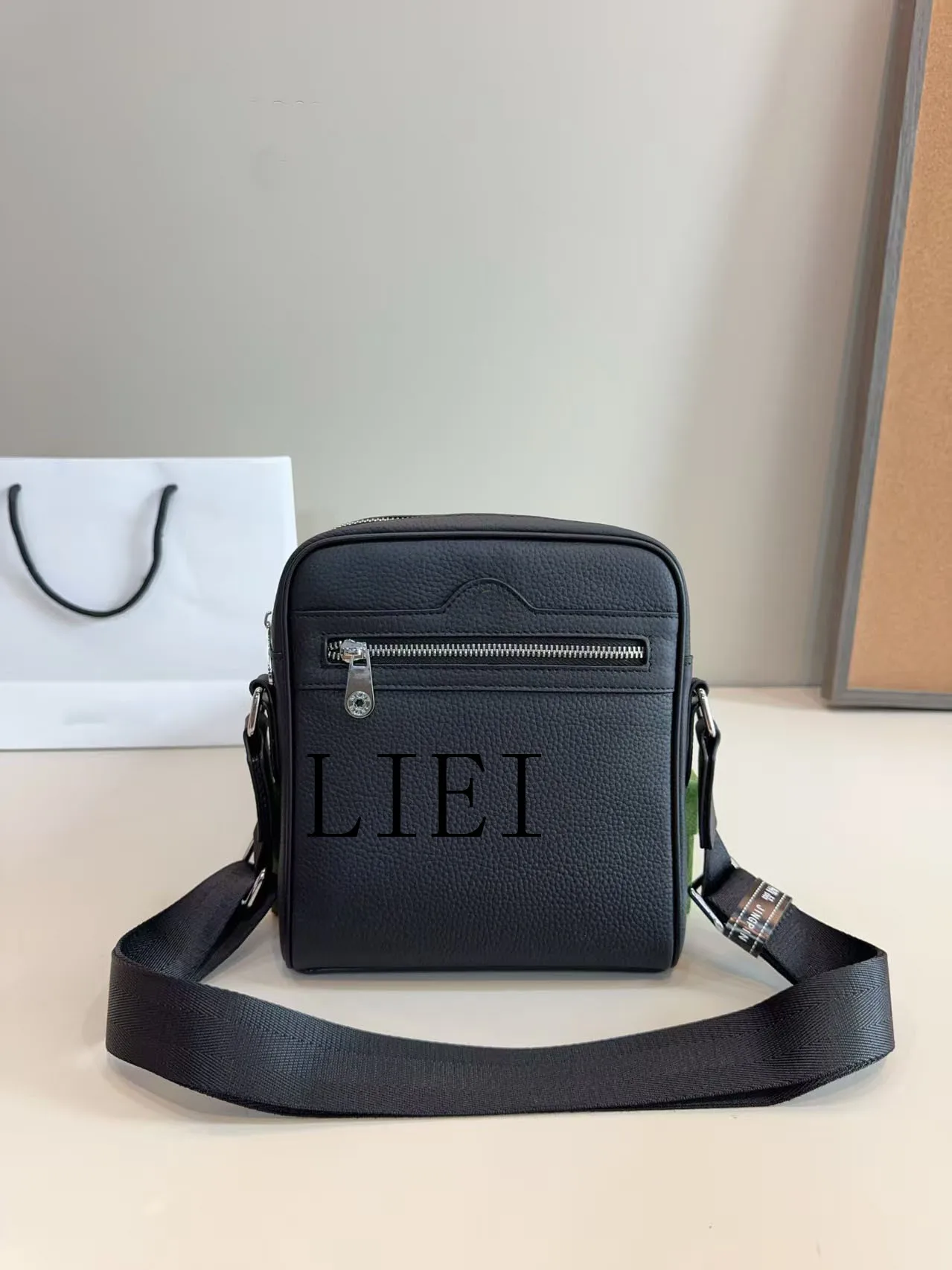 TOP Luxury Designer Quality Men's Genuine Leather Chest Bag Top Cowhide Sling Shoulder Bags Leisure Trend Small Crossbody Pack 9