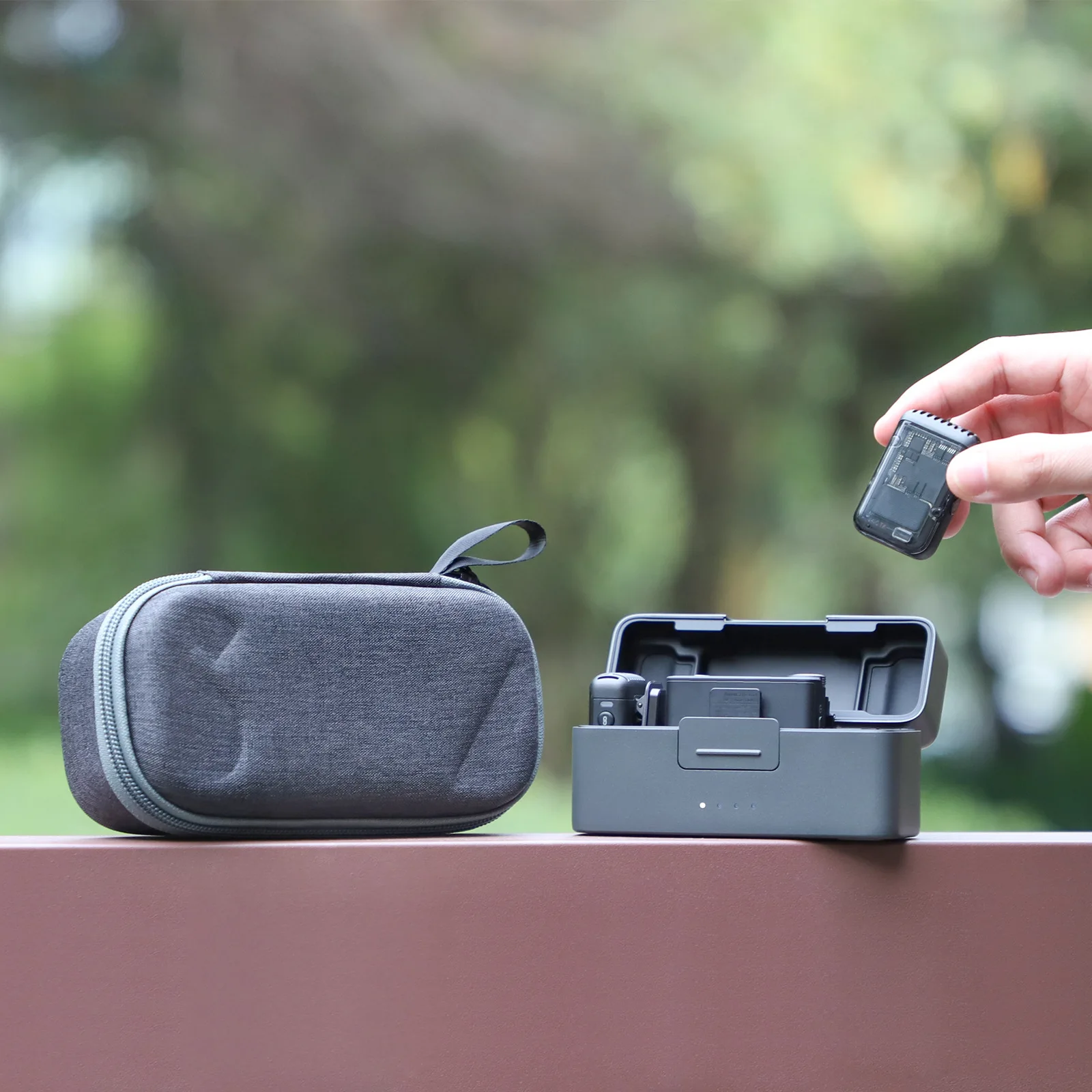 

Подходит для сумки для хранения DJI Mic 3/2, беспроводного микрофона, портативной мини-защитной коробки, противоударные и износостойкие аксессуары