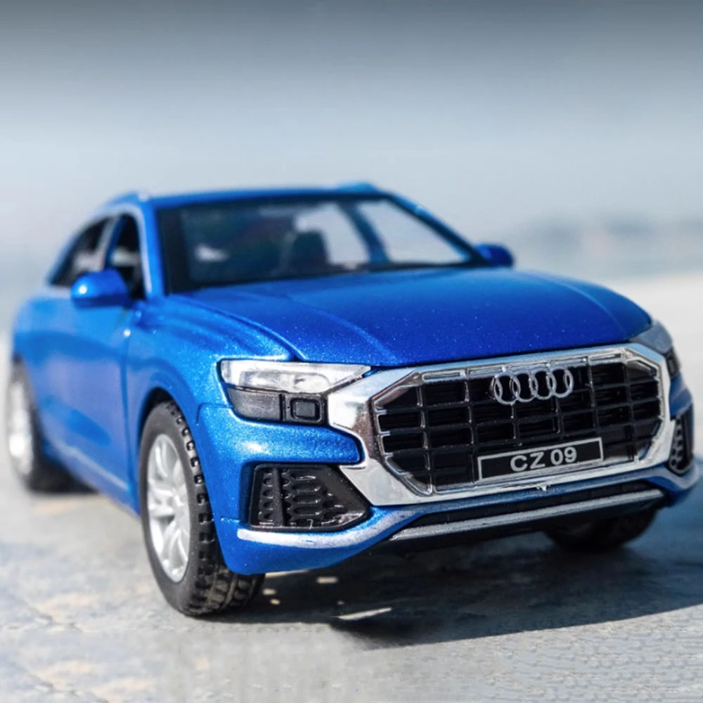 1:32 AUDI Q8 SUV Alloy Car Model Diecasts Metal Toys Sound Light Pull Back Collection Off-road Miniature Vehicles for Kids Gifts