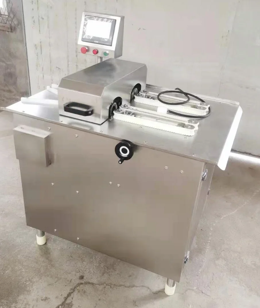 Sausage binding machine for meat processing