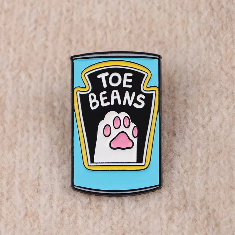 A cat paw enamel brooch, badge pin, backpack accessory, lady's corsage, clothing gift, jewelry fashionable accessory