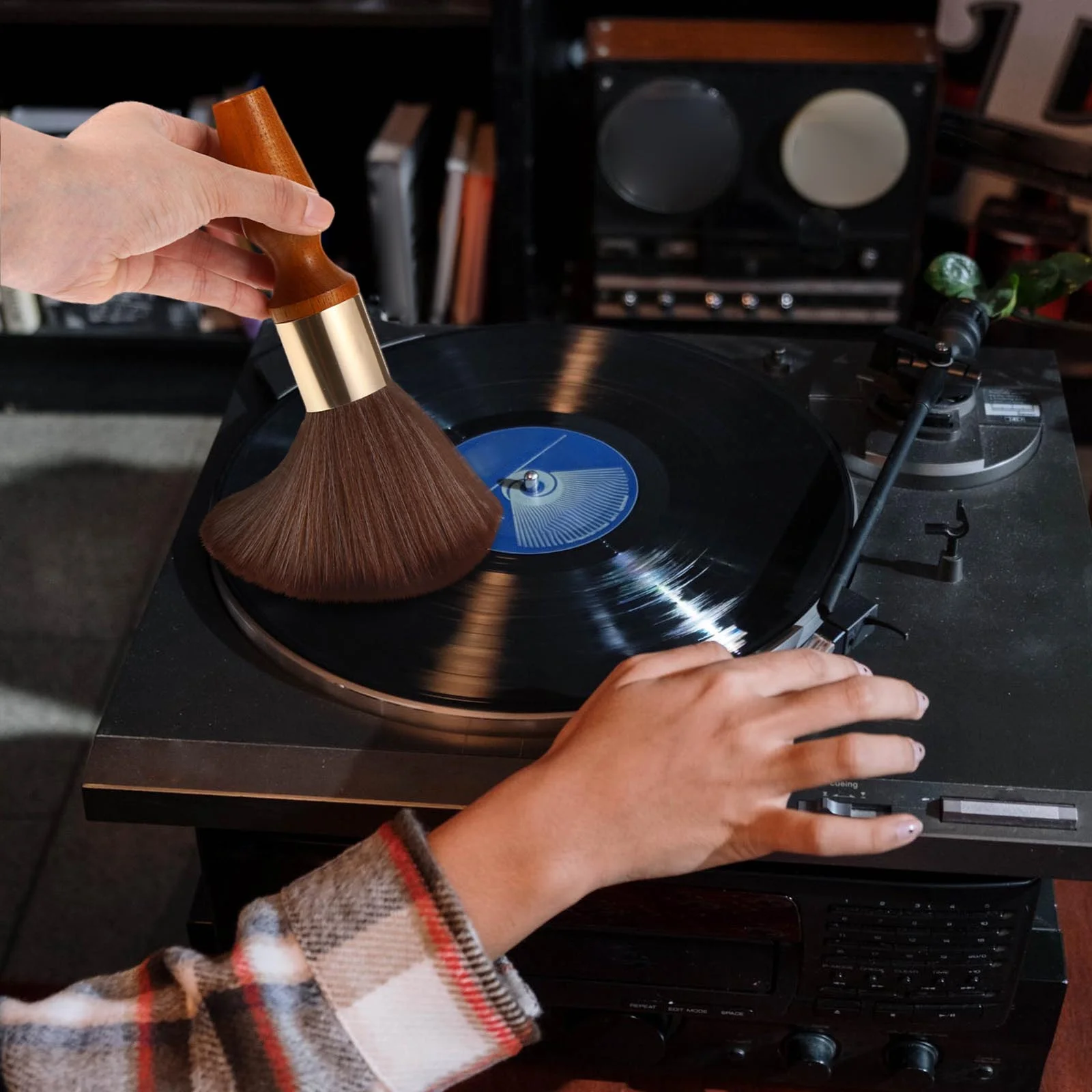 

Cleaning Brush Vinyl Record Cleaner Turntable Cd Album Clean Brush Wooden Handle Static Dissipating Bristles Dust