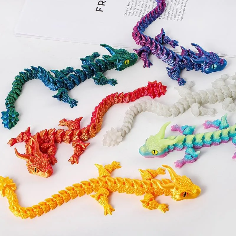 لعبة تنين ذات قرون مزدوجة لطيفة وجميلة ذات عيون كبيرة ثلاثية الأبعاد زينة كرتونية لكامل الجسم متحركة على شكل تنين كبير قرون لتزيين المناظر الطبيعية