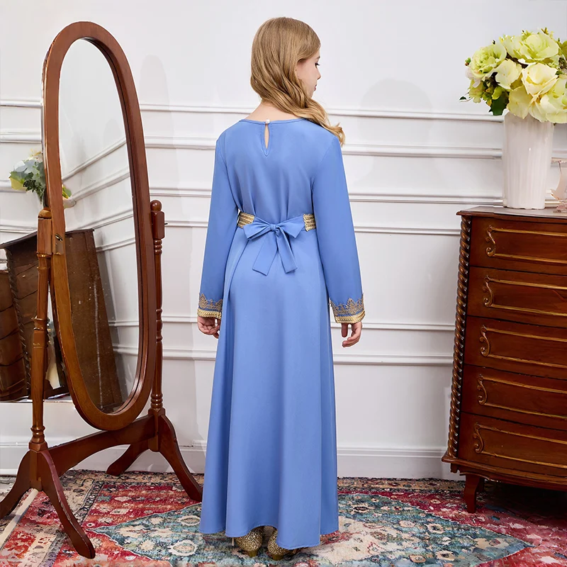  ชุดเดรสเด็กผู้หญิงมุสลิมแบบอาบายะห์ ชุดคลุมแบบอิสลามสไตล์ดูไบ แขนยาว คอวี ชุดละหมาดแบบอาหรับ ชุดคาฟตันพร้อมเข็มขัด ชุดสำหรับงานปาร์ตี้ เสื้อผ้ามุสลิม