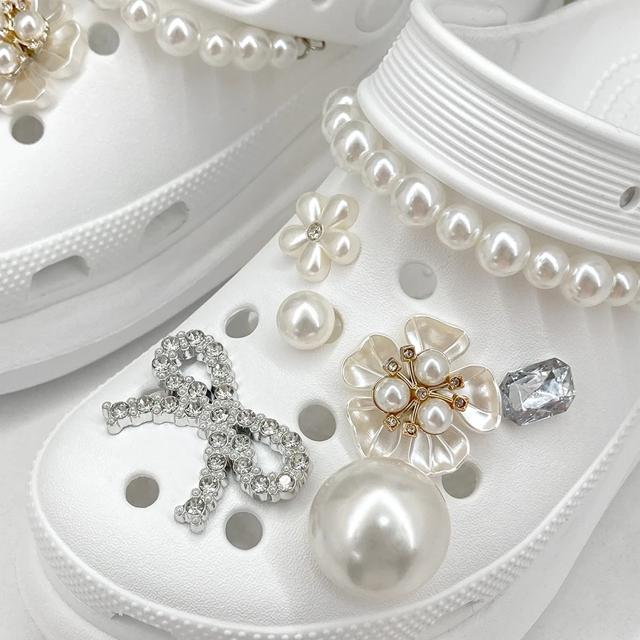 

12pcs Sparkling ABS Diamond Flower Faux Pearl Chain Charms Detachable Shoe Decorations For Crocs Clogs Beach Bag Gift Idea