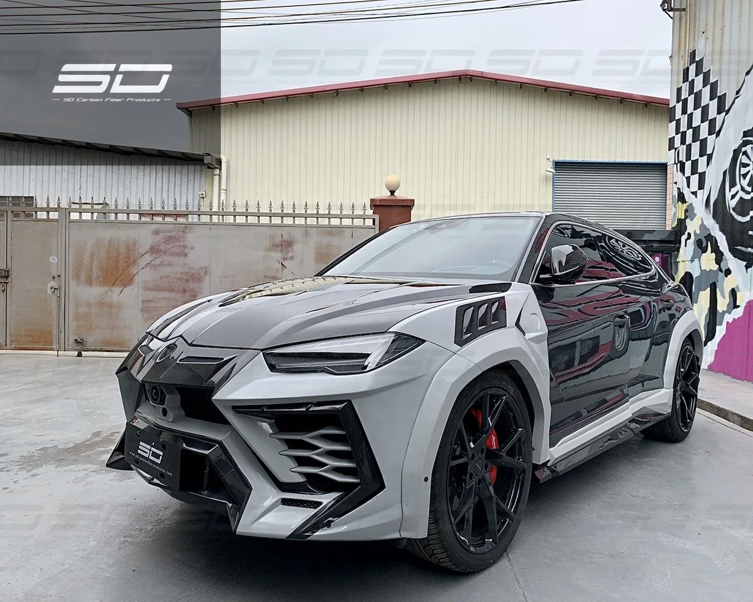 M Style Carbon Fiber Full Set Body Kit Front Bumper + Rear Bumper for Lamborghini URUS