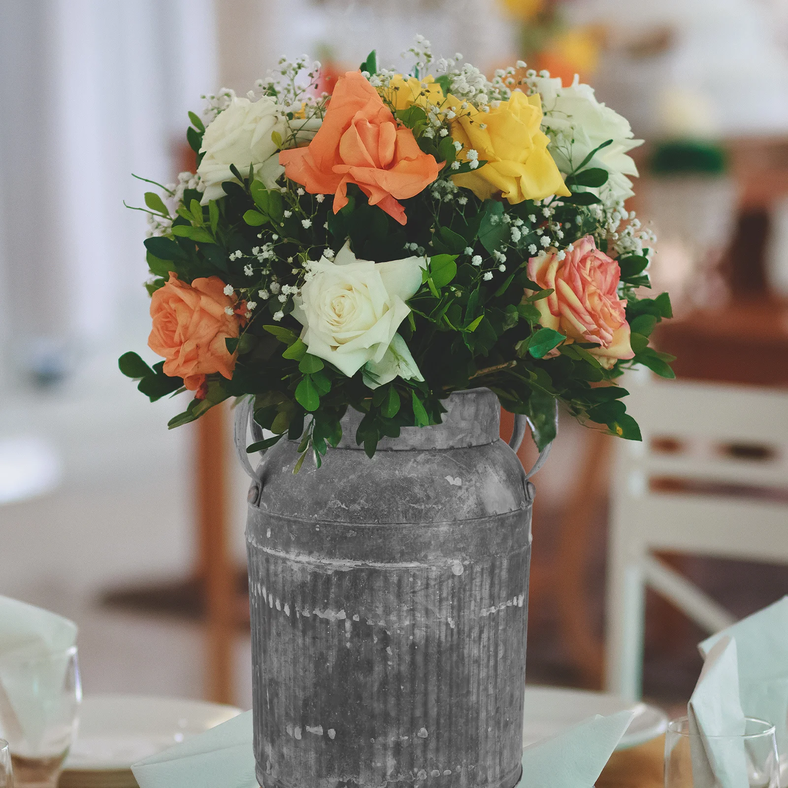 

1Pcs Vintage Flower Pot Metal Planter Bucket Classic Simple Design for Indoor Outdoor Plants Office Meeting Room Decoration