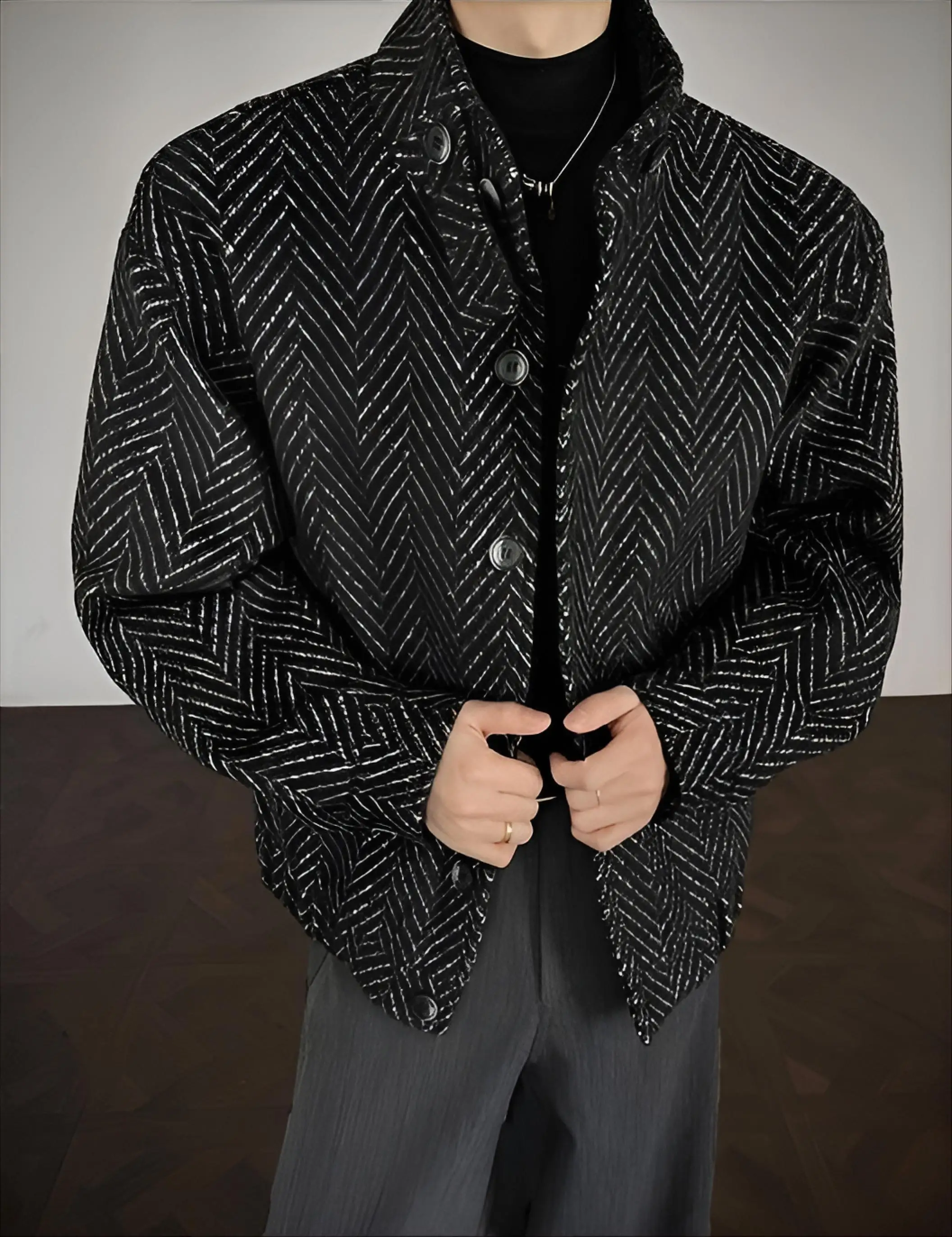 

Мужская куртка из смесовой шерсти для работы: вельвет, фланель, твил, лен, хлопок, полиэстер, шелк, сатин, вискоза – дышащая, мягкая, нежная.