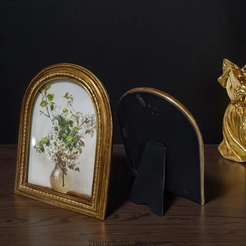 Gewölbter Bilderrahmen aus Kunstharz für Fotos und kleine Kunstdrucke mit antik verziertem Rand für – Detail 10