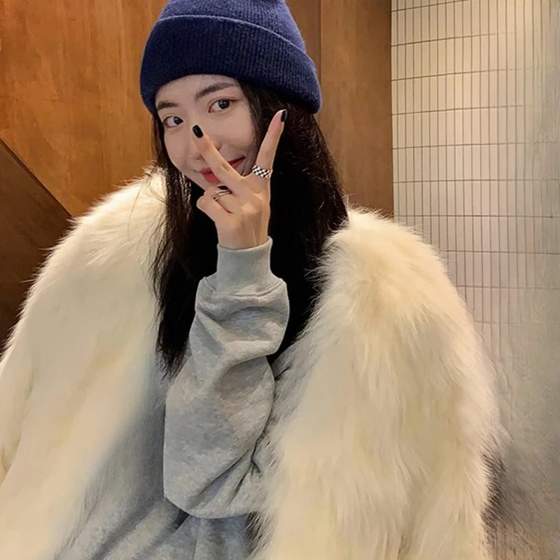 Temperamento comodo, bello e alla moda, cappotto di pelliccia di volpe caldo e delicato, nuovo cappotto corto invernale da donna