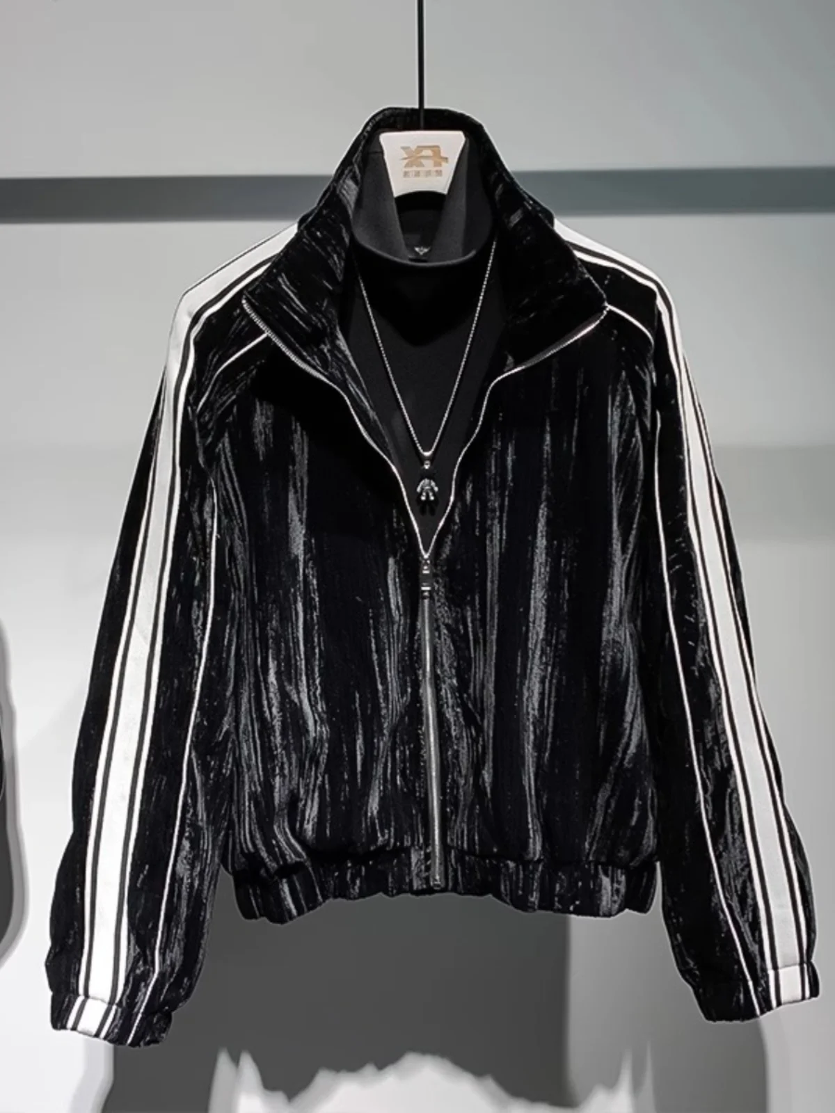 

Autumn 2025 Men's Casual Sportswear Set Velvet Patchwork Stripe Sweatirt Two-Piece Couple Leisure Sportswear Polyester Long...