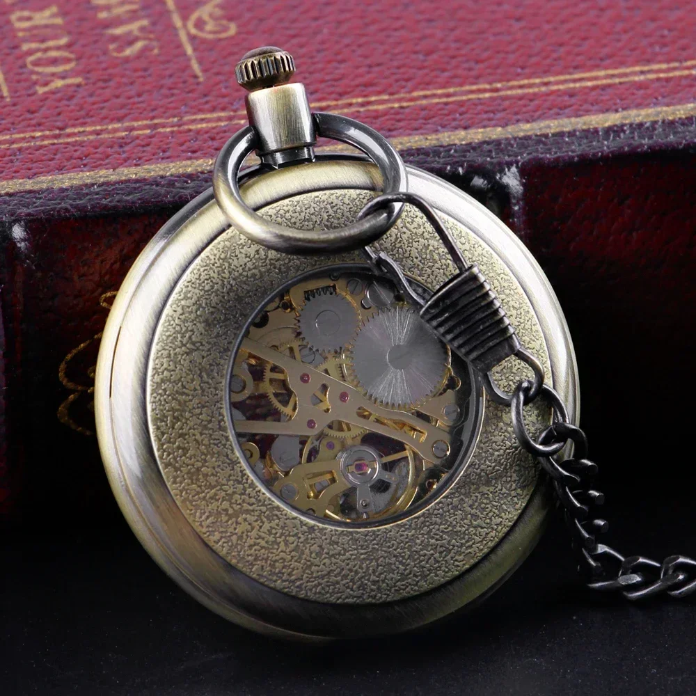 Retro Roman Numerals Mechanical Pocket Watch Hand-Winding Steampunk Cool Pocket Pendant Watch for Men Women with Fob Chain