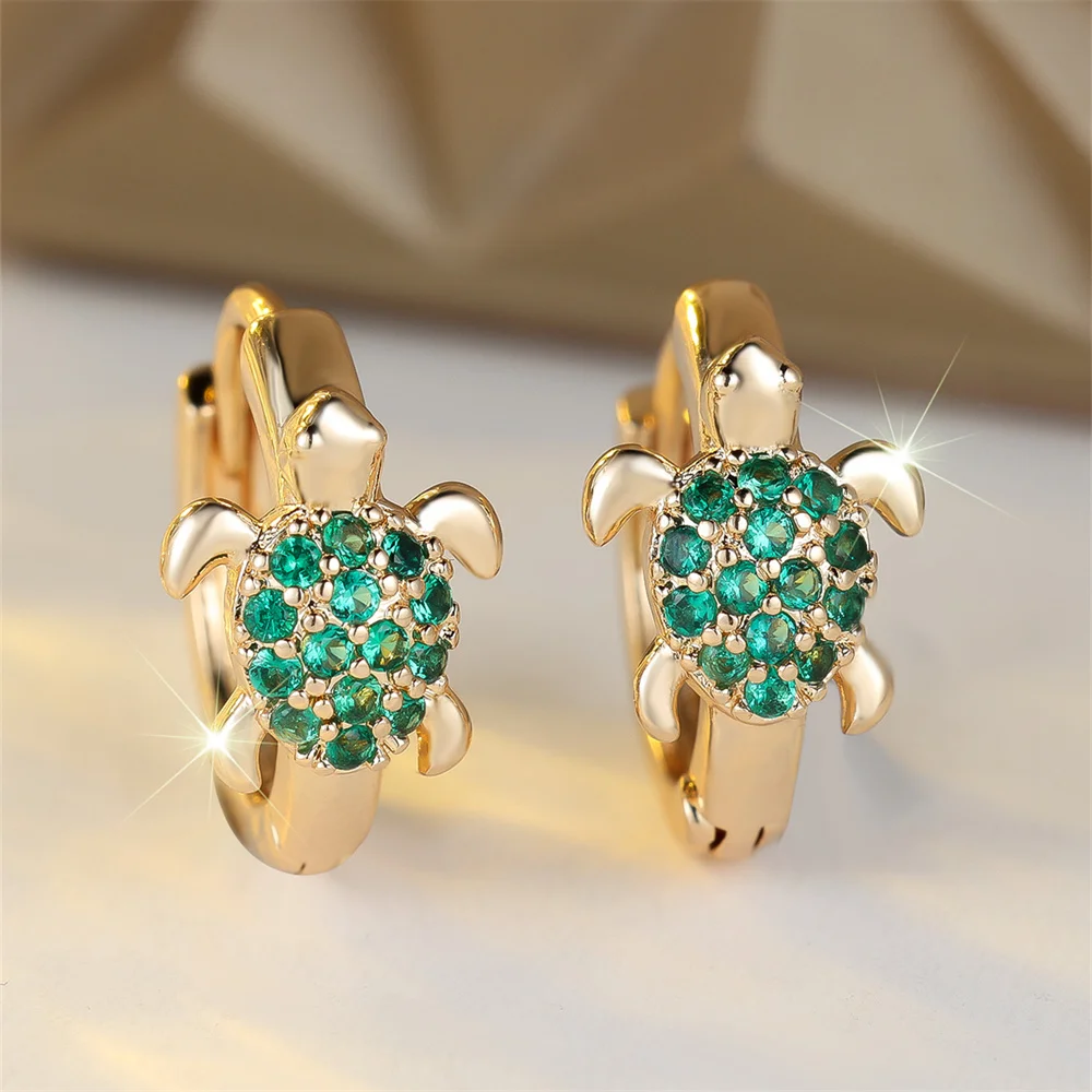 Pendientes de aro con forma de tortuga marina para mujer, piedra de circón verde, Color dorado Vintage, hebilla pequeña para oreja, joyería de boda, regalo para el día de la madre