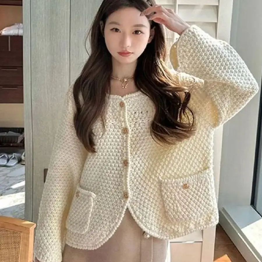 

French Small Fragrance Wave Cuffs Knit Cardigan Women'S Autumn Winter Loose Western Style Slim Joker Sweater Coat