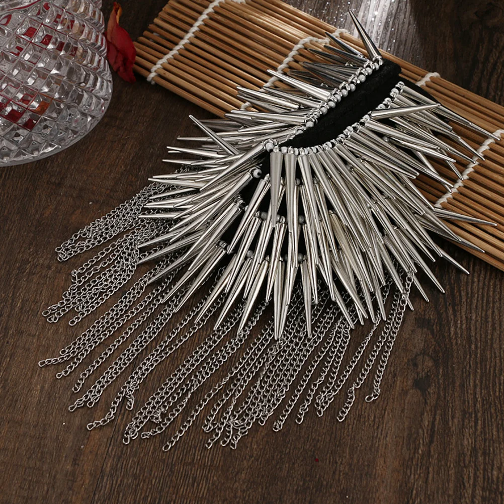 

1 Pair Tassel Rivet Shoulder Board Silver Vintage Decor Man Epaulettes Fashion Wear Durable Exquisite Detail Craft Sewing