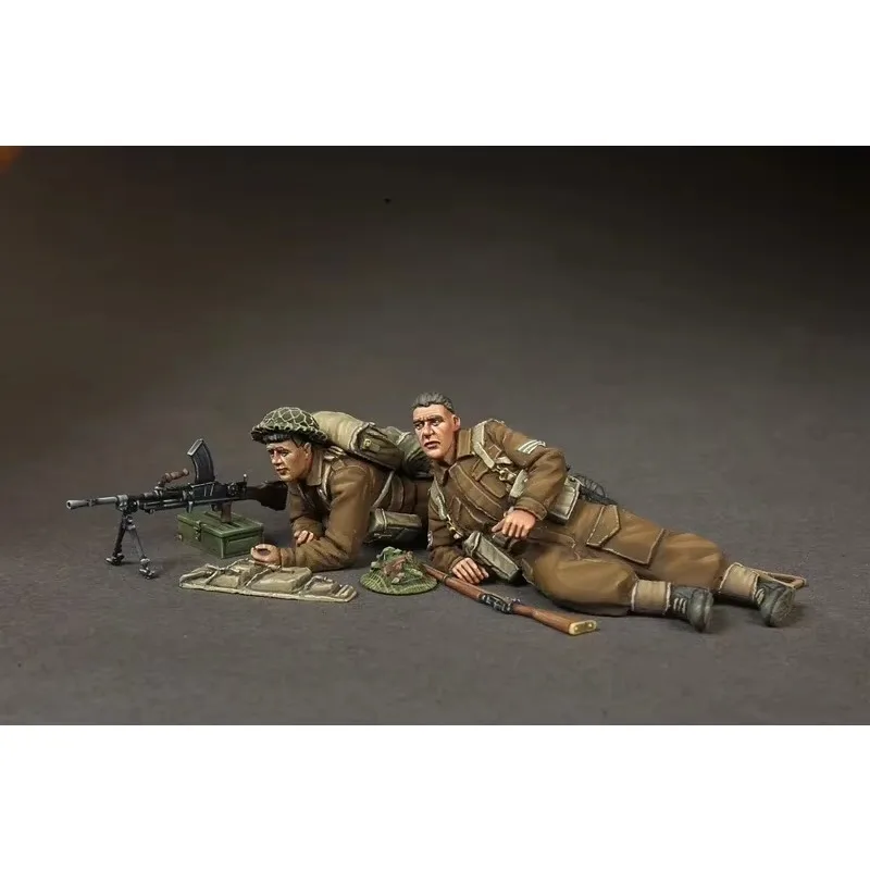 1/35 Male Soldier Figure GK Military Theme Resin Model Unassembled and Unpainted Kit Self-erecting Painting DIY