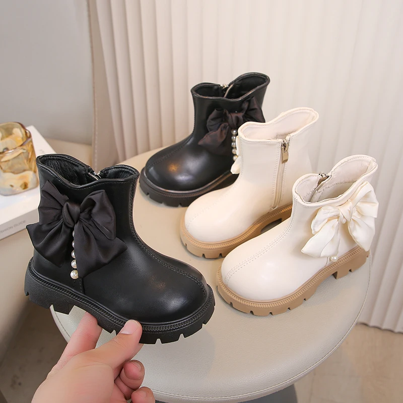 

Princess Style Leather Boots for Girls 2025 New Autumn Kids Easy on-off Boots with Shiny Bow Soft Sole Simple Christmas Party