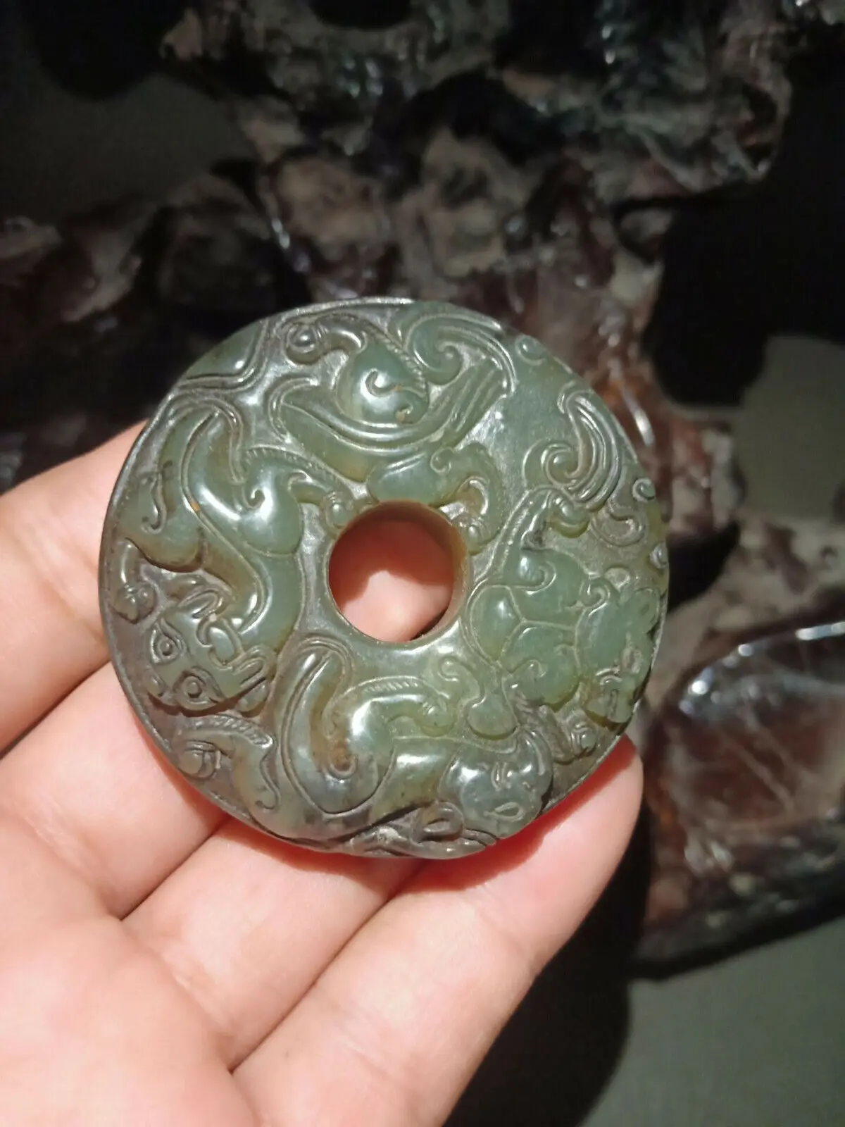 China Hand-carved jade Nobility wear amulets Collection Nice Art Work