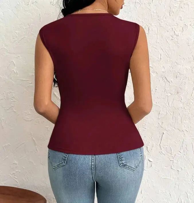 Ärmelloses Damen-Top in Burgunderrot mit seitlich gerafftem asymmetrischem Saum und One-Shoulder-Ausschnitt für Frühling und Sommer, elegant, stilvoll, für den Alltag, für Dates, lässig – Detail 4