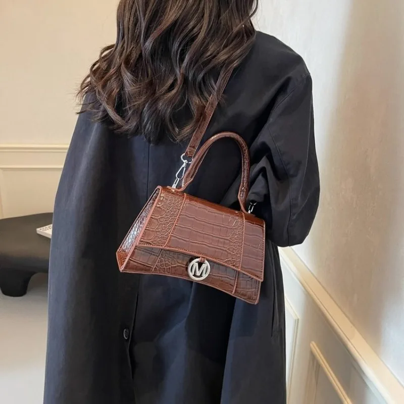 

Modern Tote Bag For Women A Fresh Take On A Classic Design For The Contemporary Woman