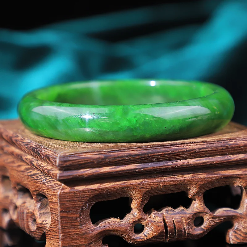 

Jade Cat Eye Brushed Full Dotted Green Bracelet Classic Wind Jade Bracelet