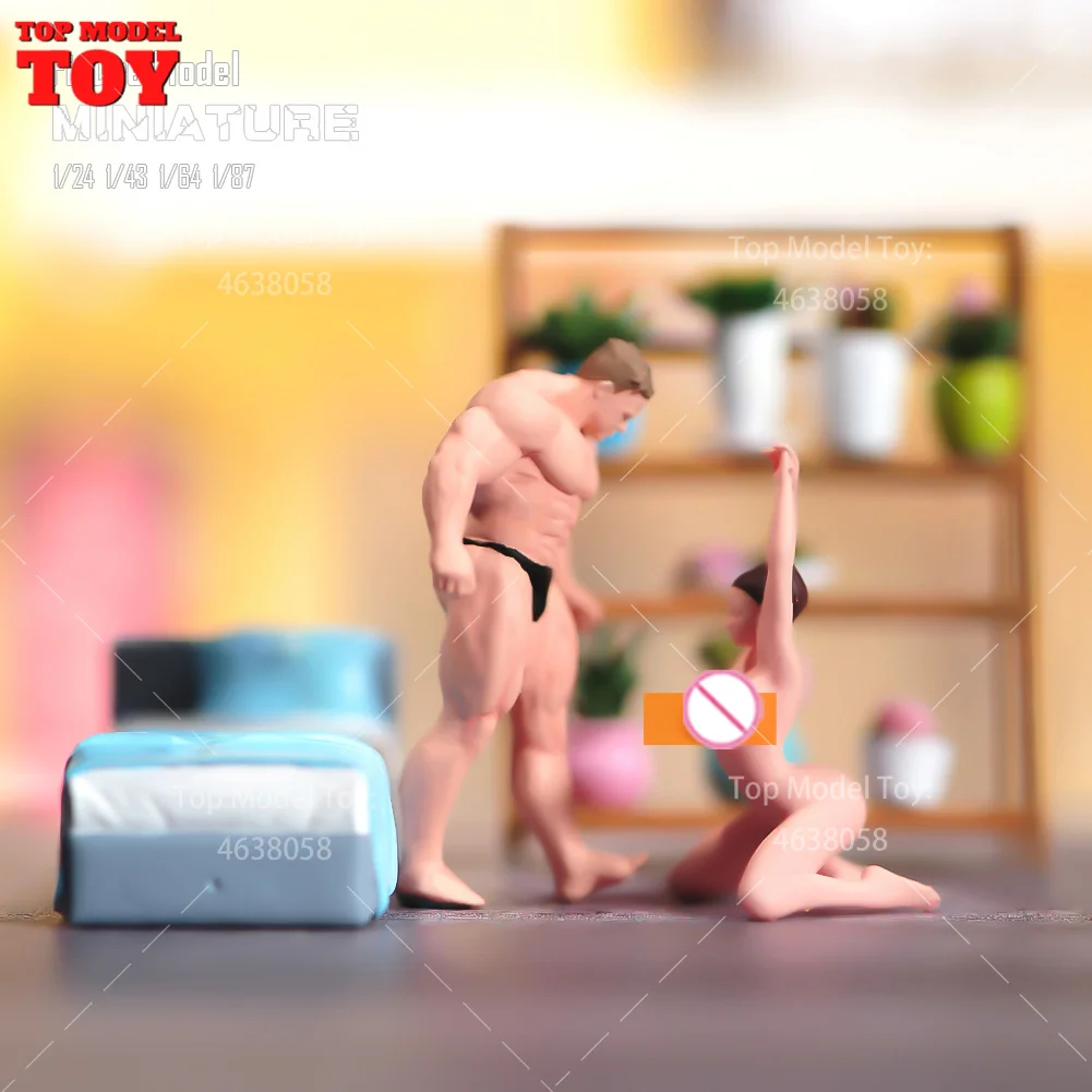 Painted Miniatures 1/24 1/64 1/43 1/87 กล้ามเนื้อ Man คุกเข่า Naked สาวชายฉากรูปตุ๊กตา Unpainted สําหรับรถยนต์