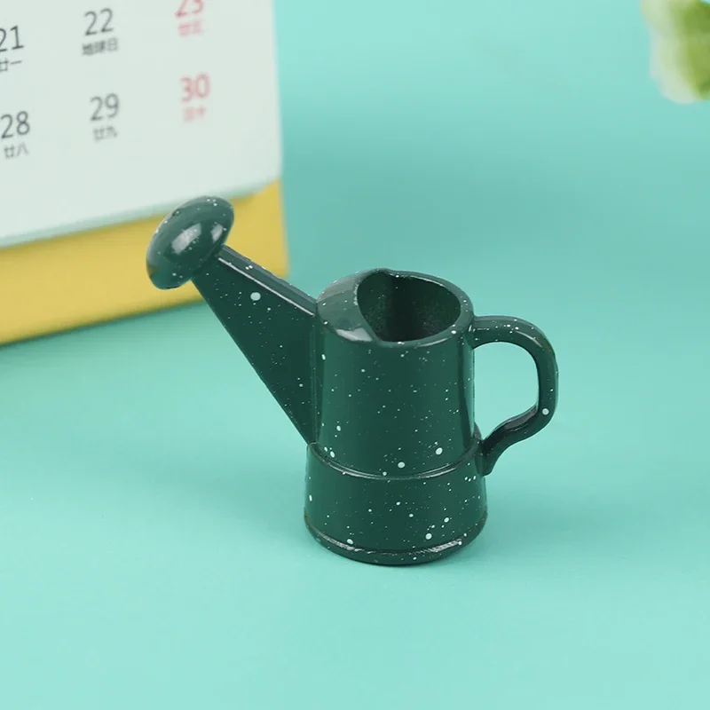 Set di attrezzi da giardinaggio con pala e forbici per annaffiatoio in metallo modello mini casa delle bambole 1: 12