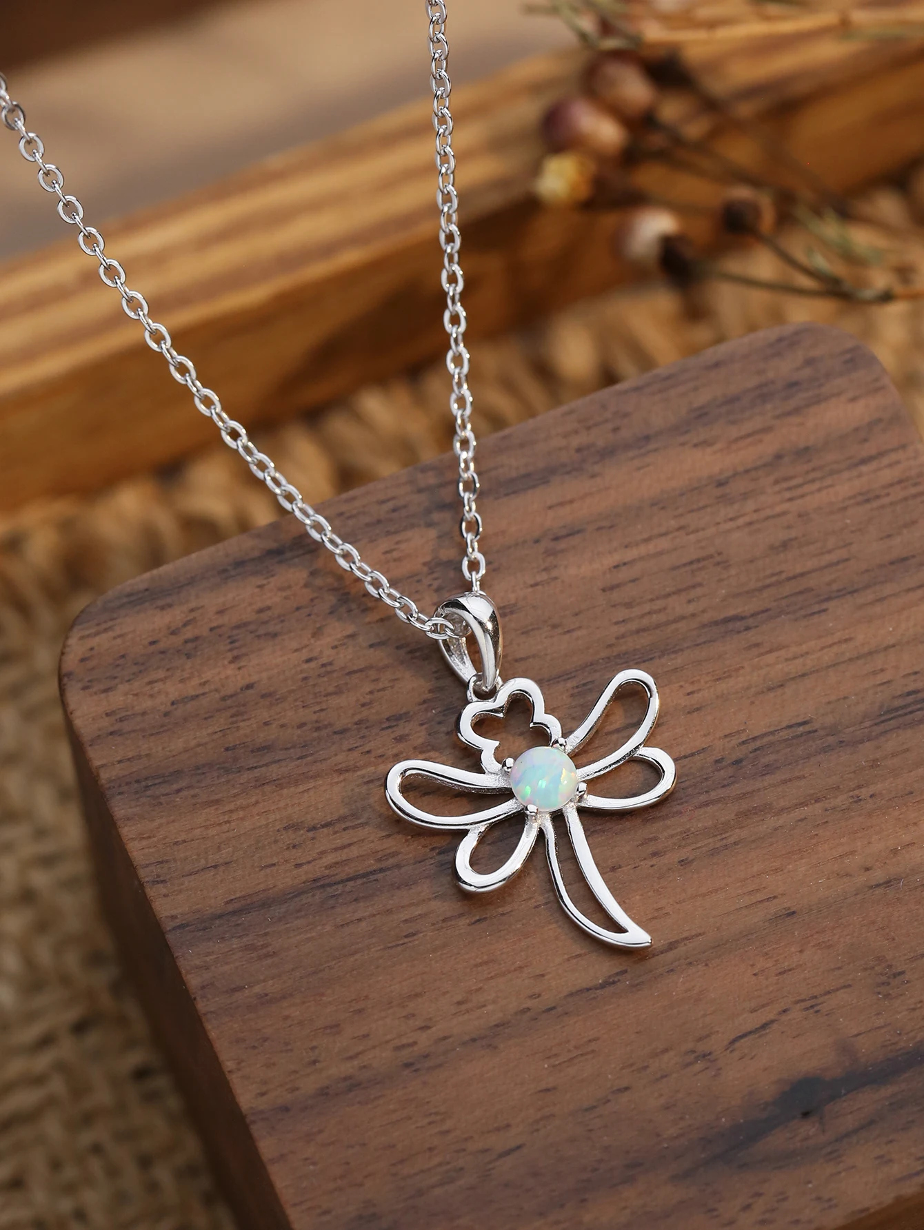 Cross border hot selling S925 silver dragonfly shaped Opal gemstone necklace collarbone chain