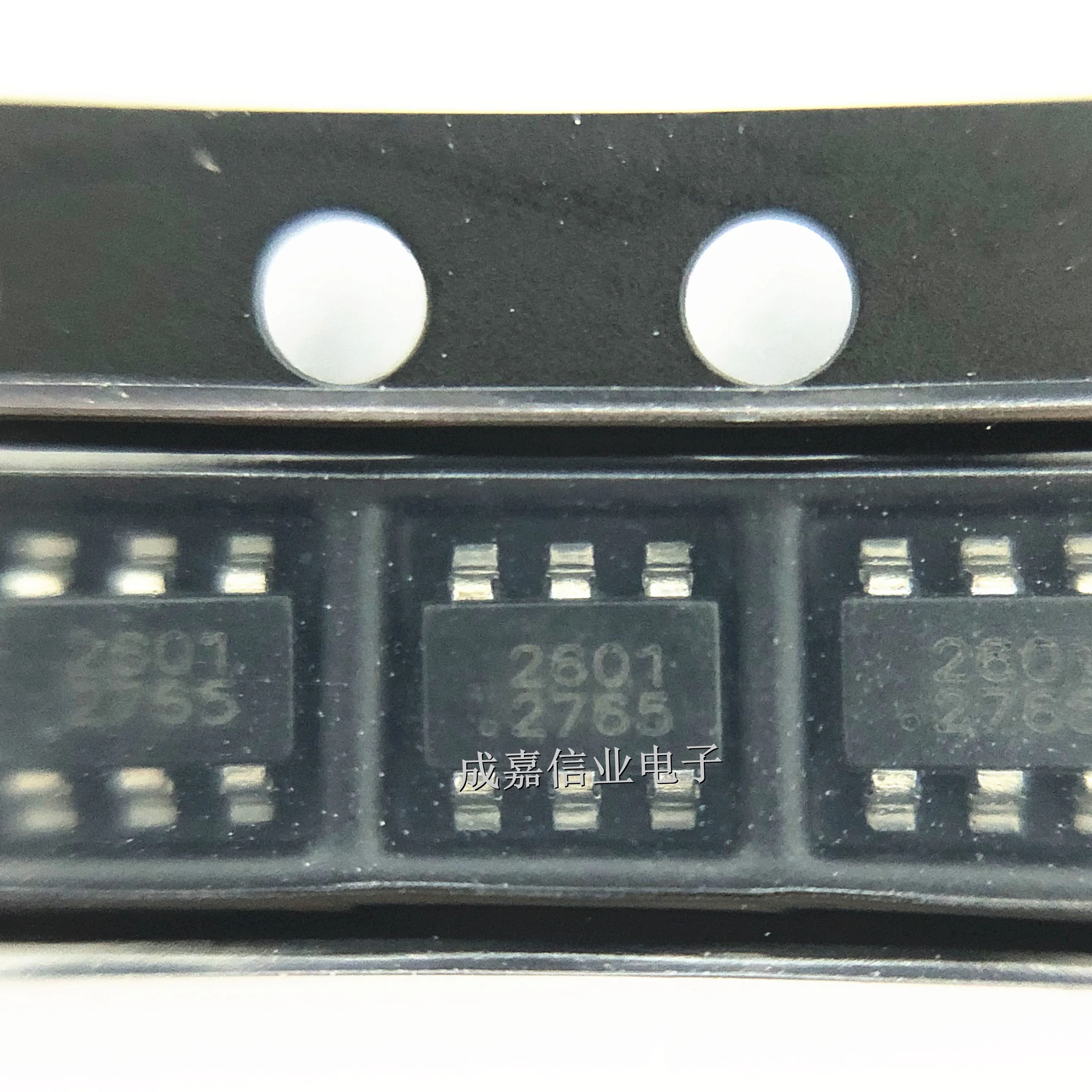 

10pcs/Lot SCT2601TVBR SOT-23-6 MARKING;2601 600mA Voltage Reducing DC-DC Power Supply Chip Operating Temperature:-40℃~+150℃