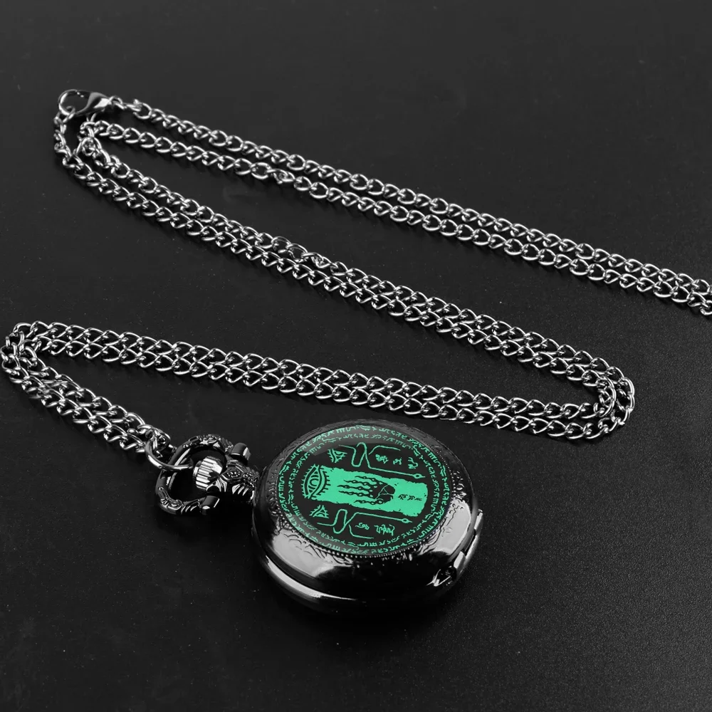 

Famous Game Glass Dome Pocket Watch with Chain Necklace Vintage Quartz Pendant Watches Mens Women Gifts for Kids