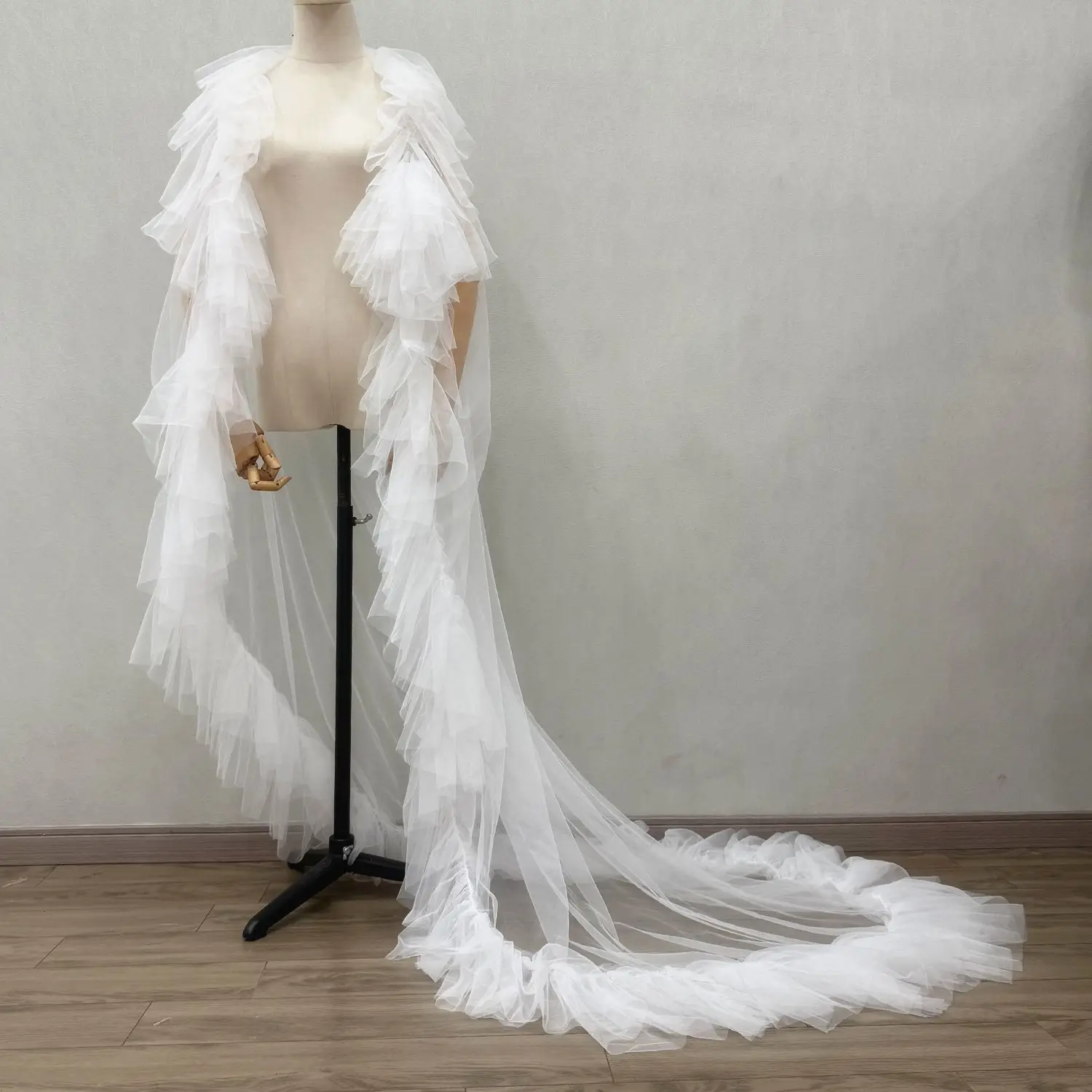 Multi-Layer Fluffy Tops Elegant Sexy Backless Ruffle Tulle Wrap Shawl Fashion Stage Modeling Performance Capes Jacket Bolero