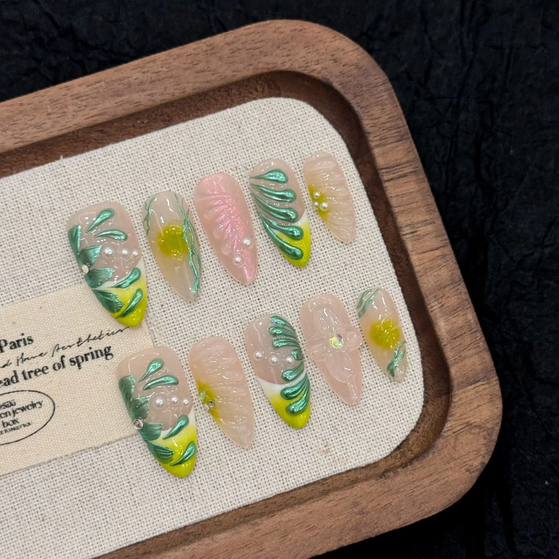 10pcs Little Fresh Almond Fake Nails Hand-painted 3D Flower Pearl Designs Press On Nails Gradient Green French Style False Nail