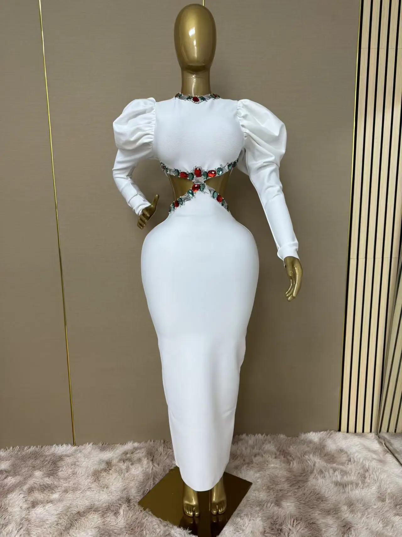 elegante-abito-con-scollo-rotondo-maniche-a-palloncino-design-con-apertura-laterale-in-vita-e-strass-per-occasioni-casual-e-sexy