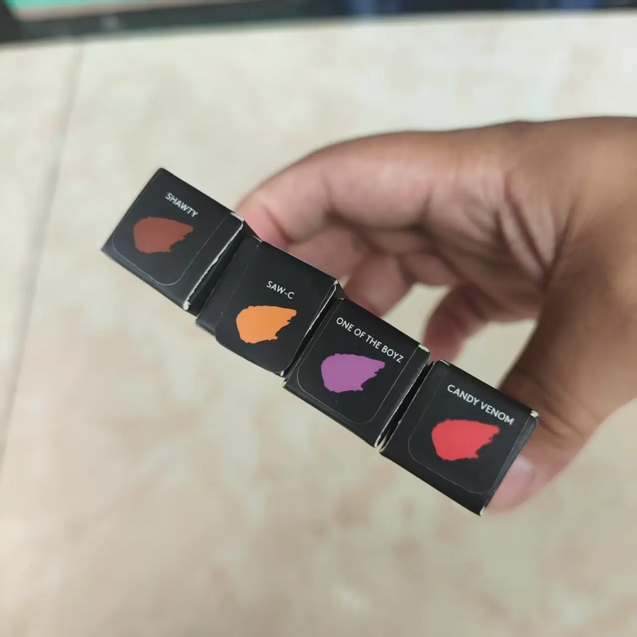 FB 12 لون أحمر الشفاه ملمع الشفاه مرآة ملمع هلام جوهر ترطيب مقاوم للماء ترطيب الشفاه ماكياج التجميل #4