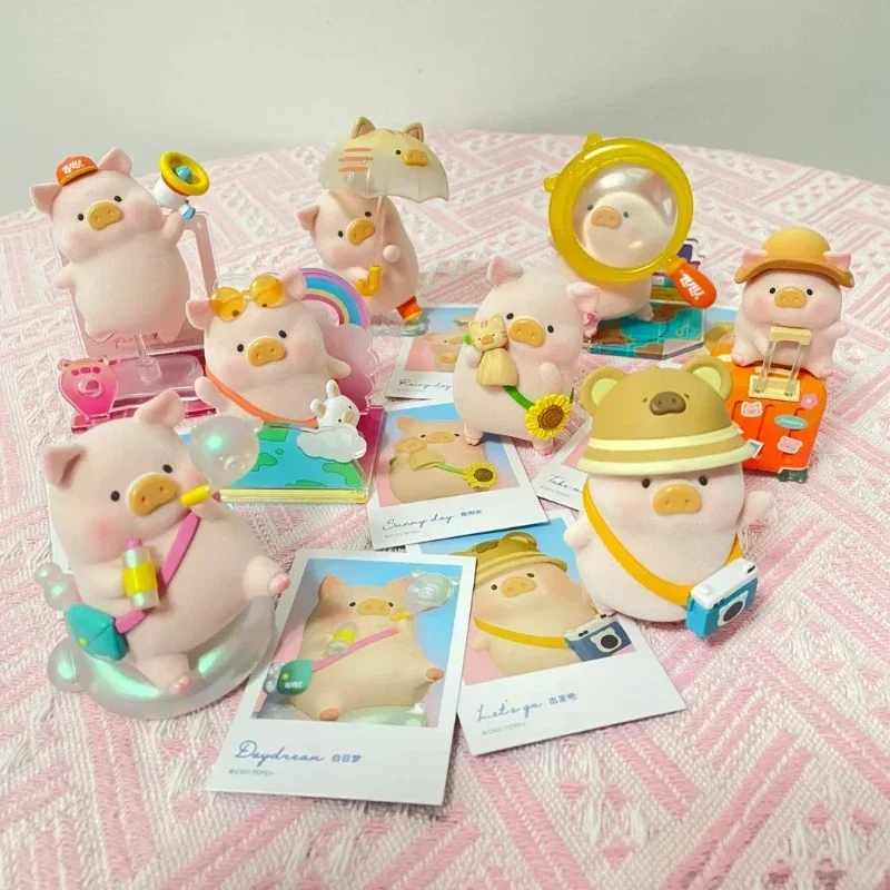 

Lulu The Piggy Travel Series Blind Box Kawaii Anime Figures Desk Decorations Collectible Model Birthday Surprise Gifts Toys