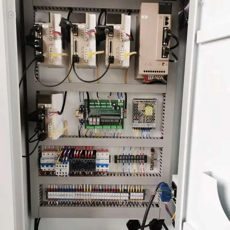 4-osiowe, skośne łóżko Min. wytaczadła Wytrzymały uchwyt elektryczny Tokarka CNC Hine