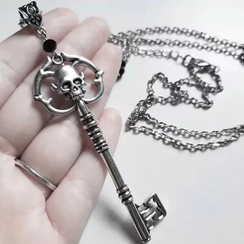New Antique Skeleton Key Pendant Necklace Creativity Pendant Charm Statement Punk Jewelry Novelty Grunge Gothic Halloween Gift