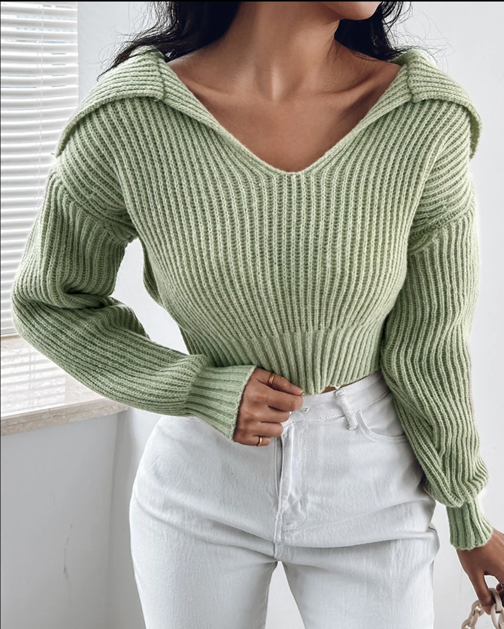 

Женский зеленый укороченный свитер в рубчик с V-образным вырезом, облегающий, повседневный, с длинными рукавами и кружевным краем