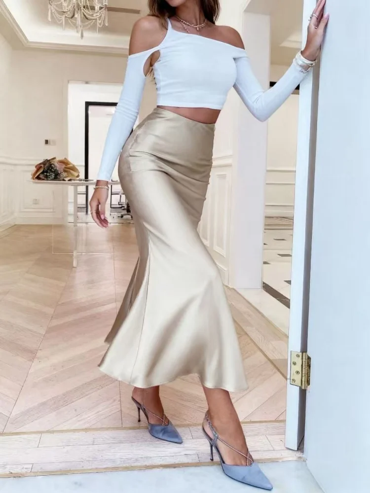 Spring and Autumn Satin Mid-Length Skirt, Light Luxury, Versatile for Commuting, Socializing, and Dating, Slimming and Draping Skirt