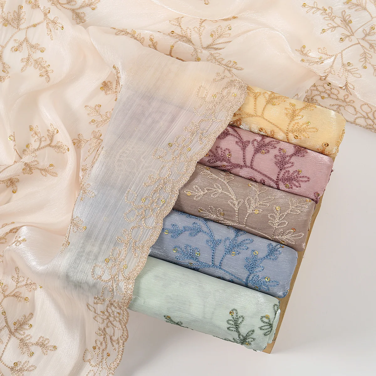

Fashion Sequin Hijab Shimmer Crinkle Floral Embroidery Shawl Shiny Headscarf Elegant Muslim Head Scarf for Headwraps Scarves