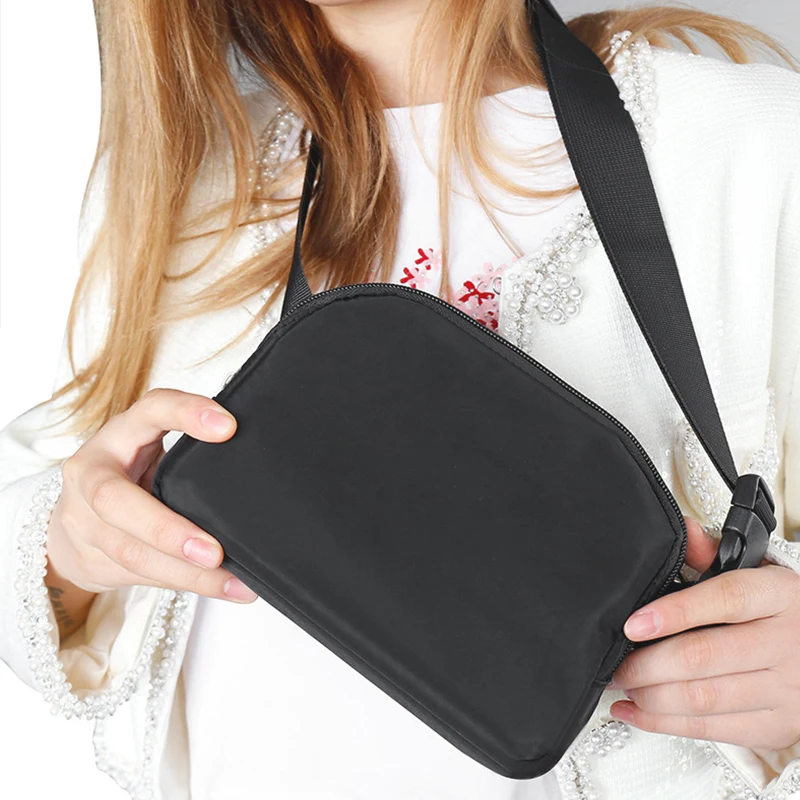 Nylon impermeável Fanny Pack para mulheres, Bolsa Crossbody simples, Monocromática, Compacta, Portátil, Ao ar livre, Caminhada, Correndo, Zíper, Moda